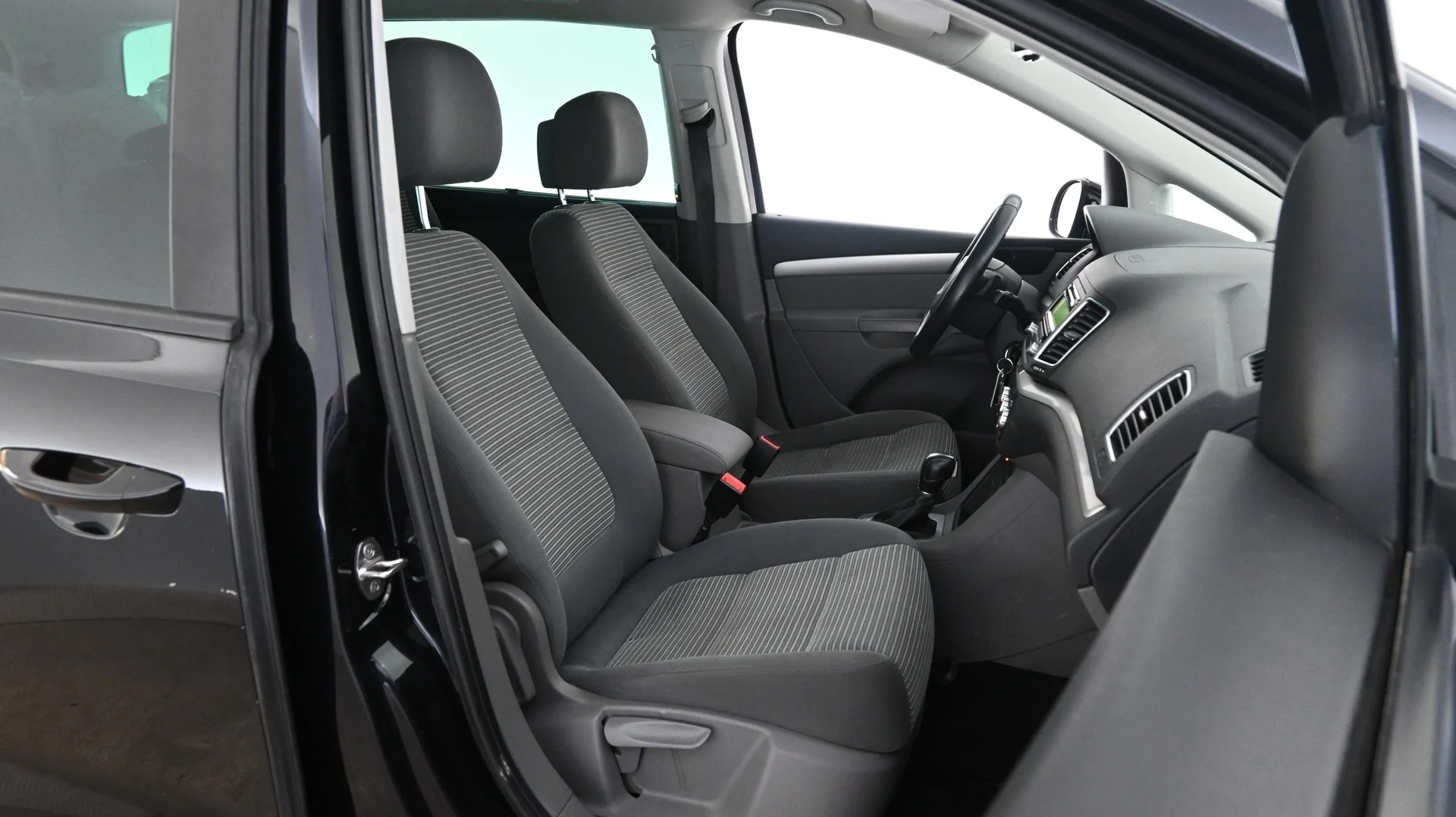Car Image - 3dnV5dOYJZ5qOh3I2WalDc