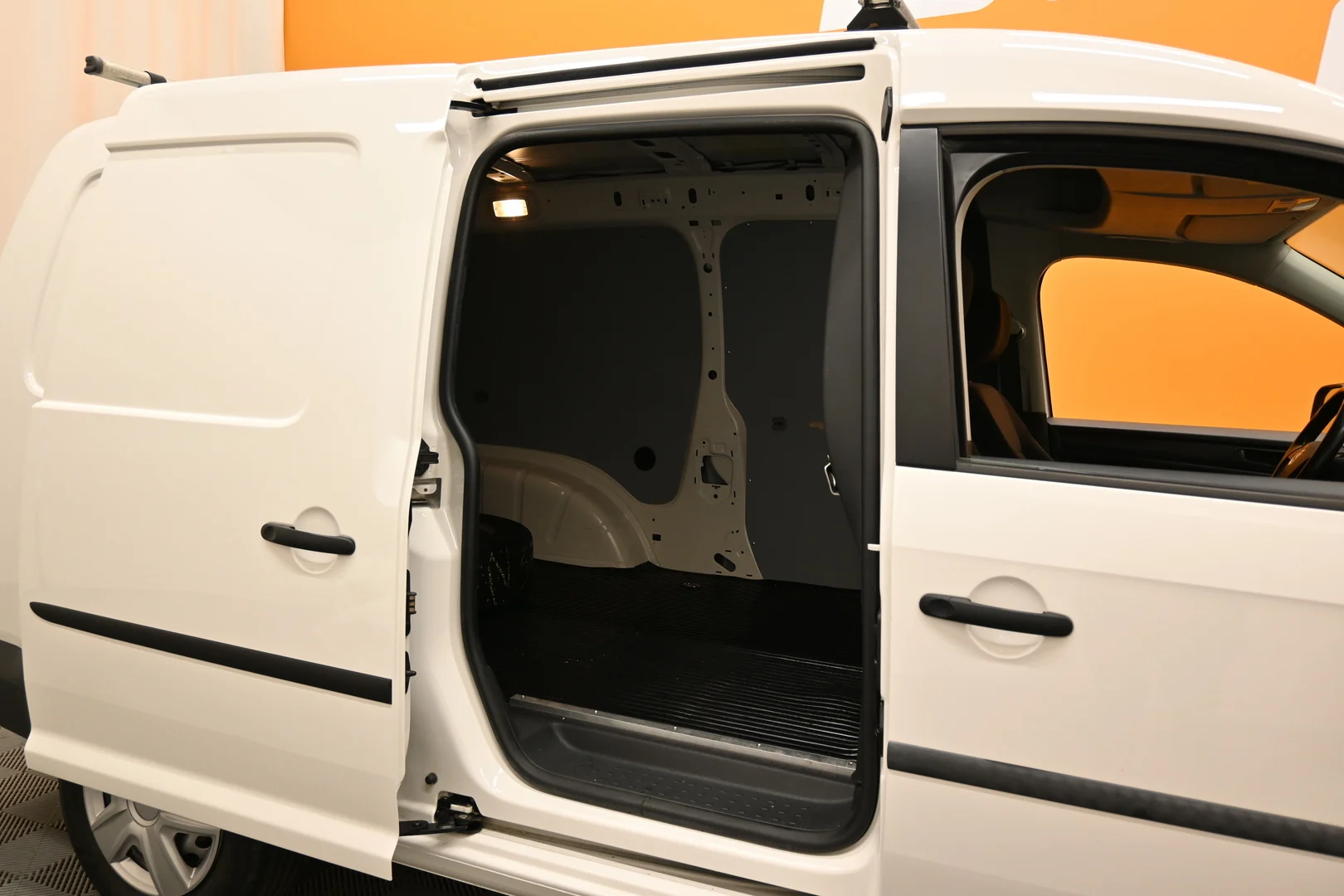 Car Image - 4dzb6SuO4WcyKK7XPtJDVF