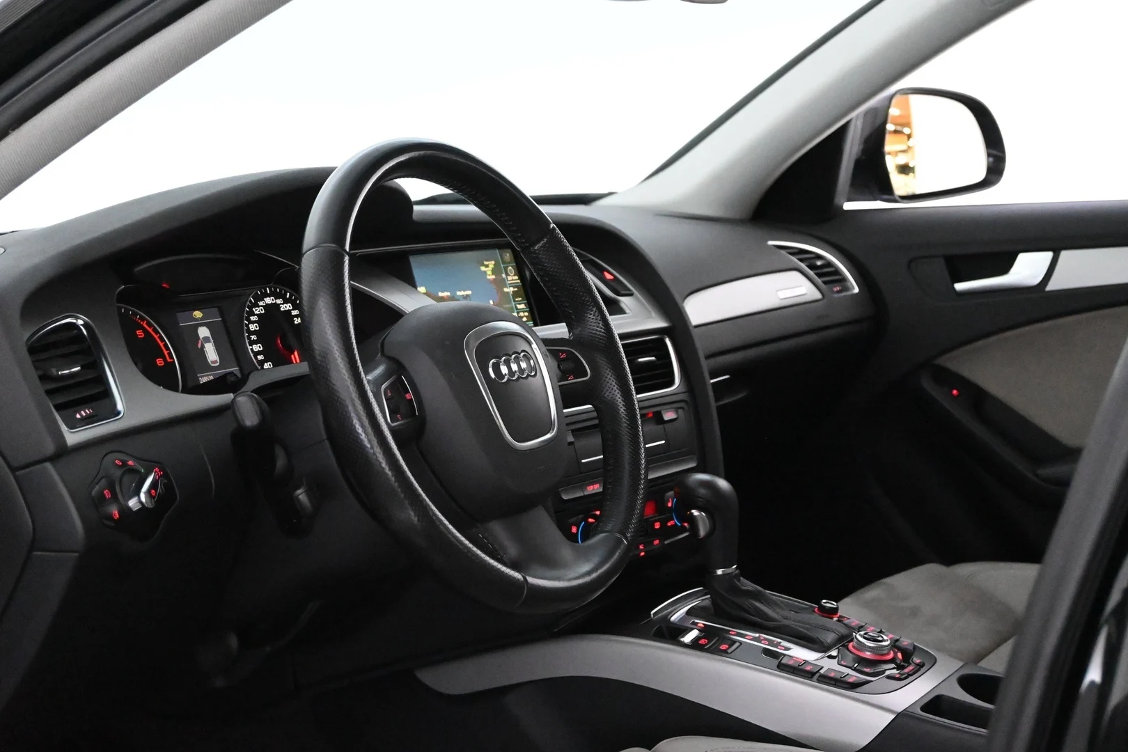 Car Image - zkEB4FGRwrl4XafVvgYa5