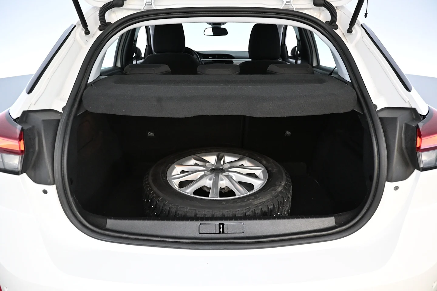 Car Image - 2B50P9udgfhTqeIofz3SJF