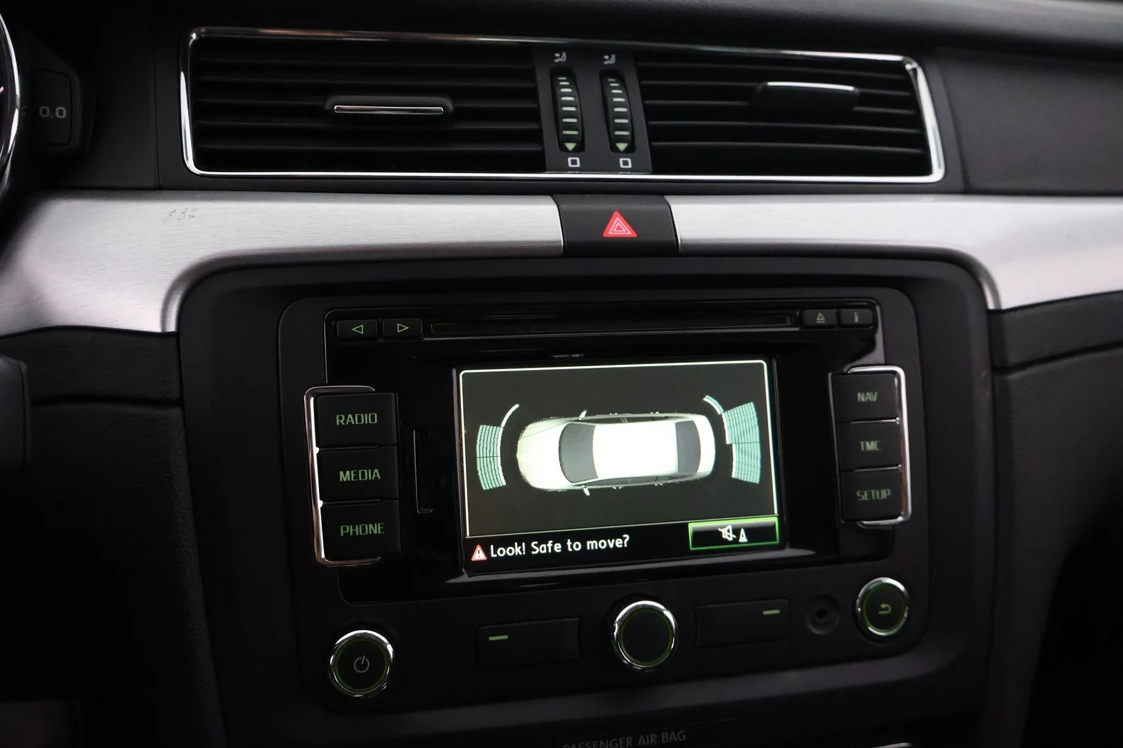 Car Image - 1J8MUYeVz1bWvH0e0N04zy