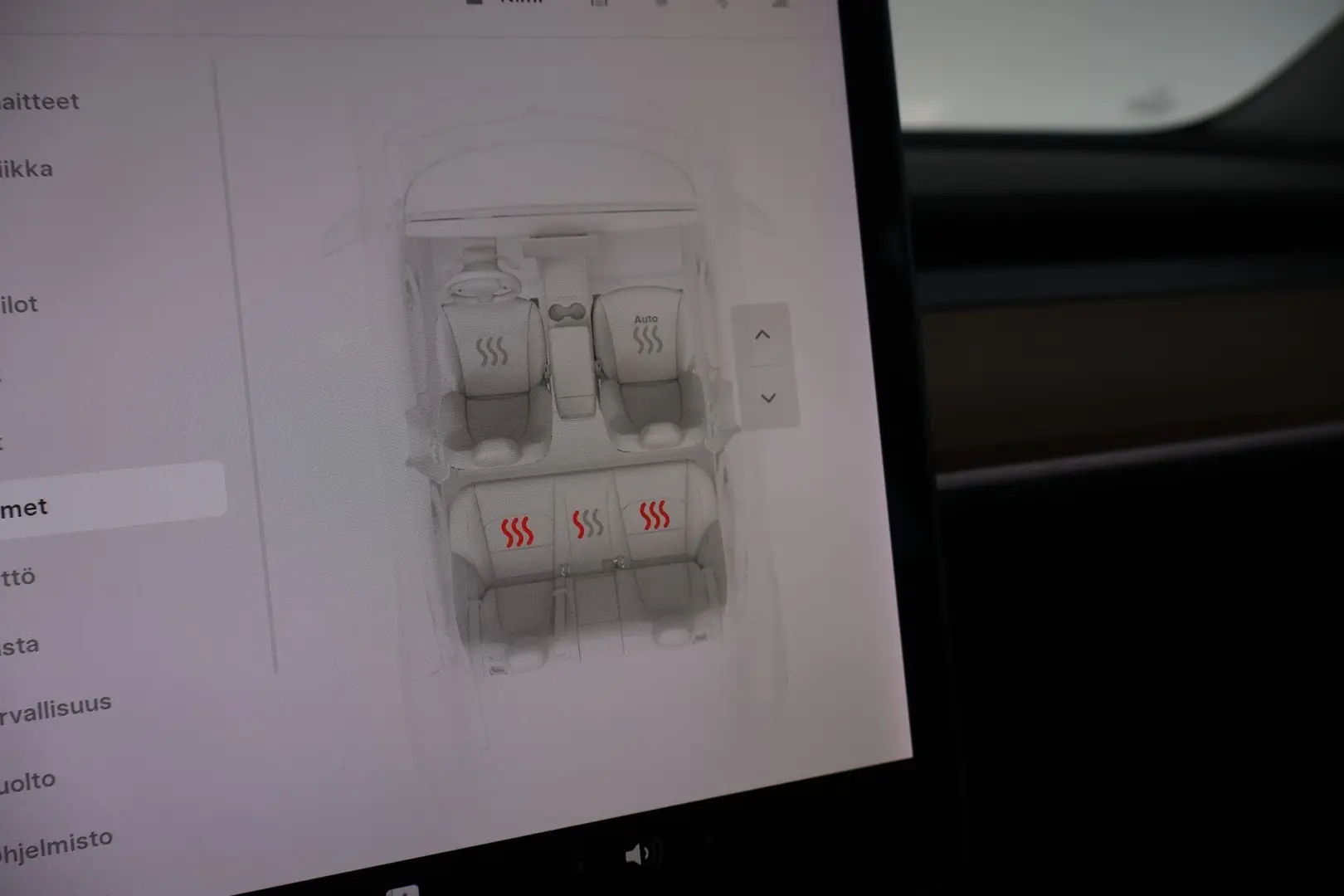 Car Image - 26B0eR7Xux1d9FNwlGEPmd