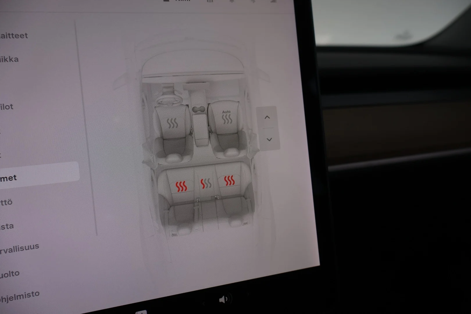 Car Image - 26B0eR7Xux1d9FNwlGEPmd
