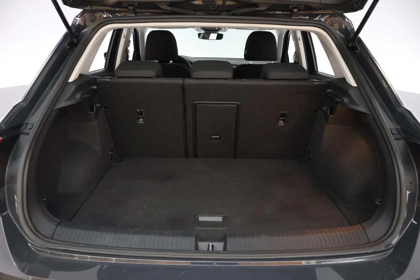 Car Image - 17B02c3sL5Miefy4XHhD1M