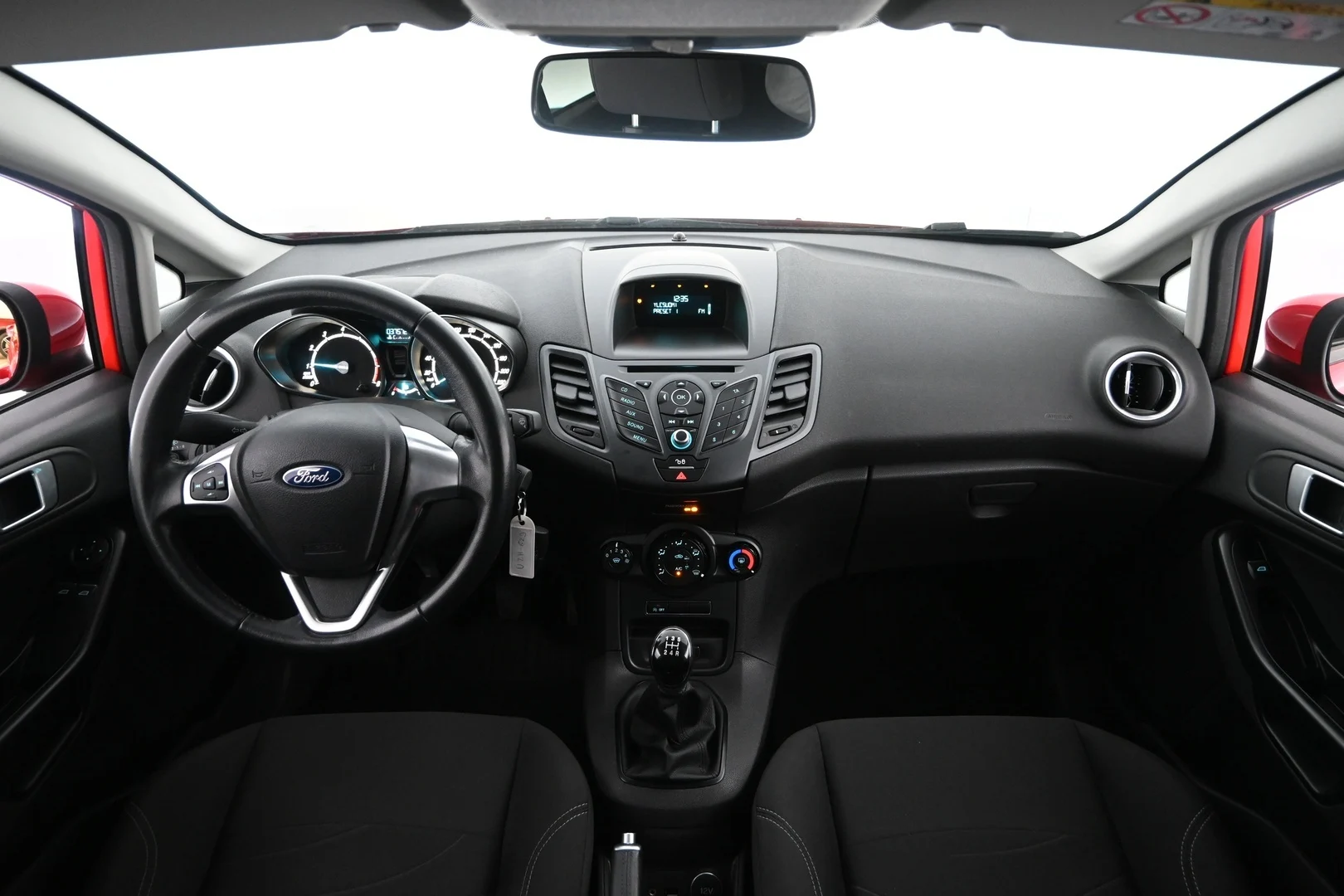 Car Image - 2010BCGeybzqKZFQK4cAA4