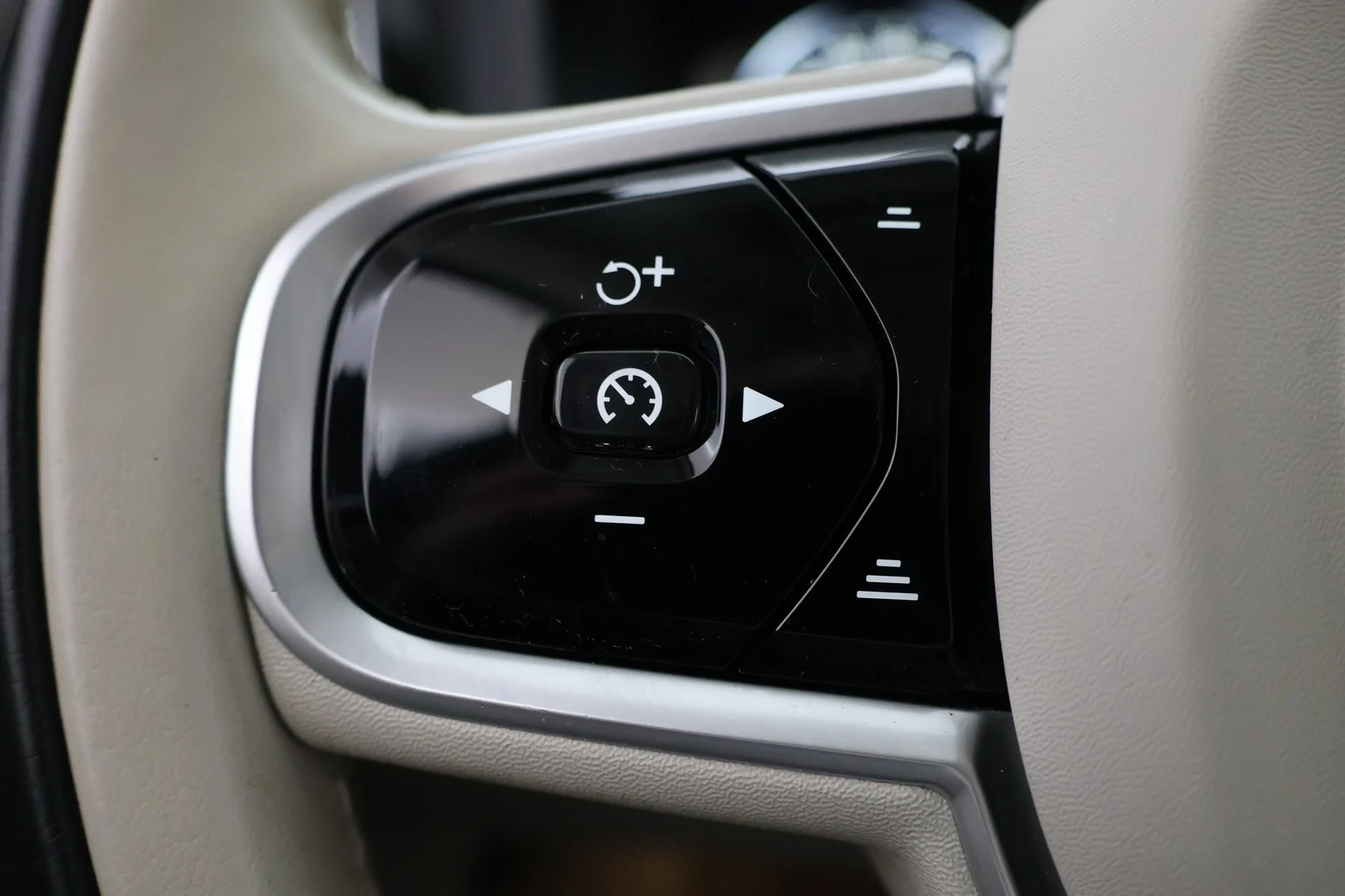 Car Image - 1vBWXtYSwVr9yBKSEihw7M