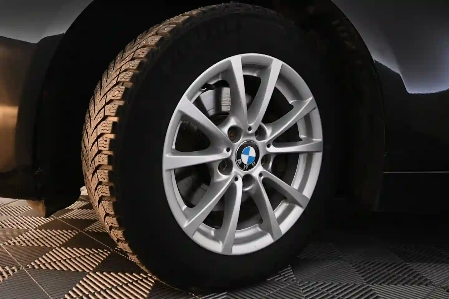 Car Image - 7d59V1HETtWfviYGIotkc2