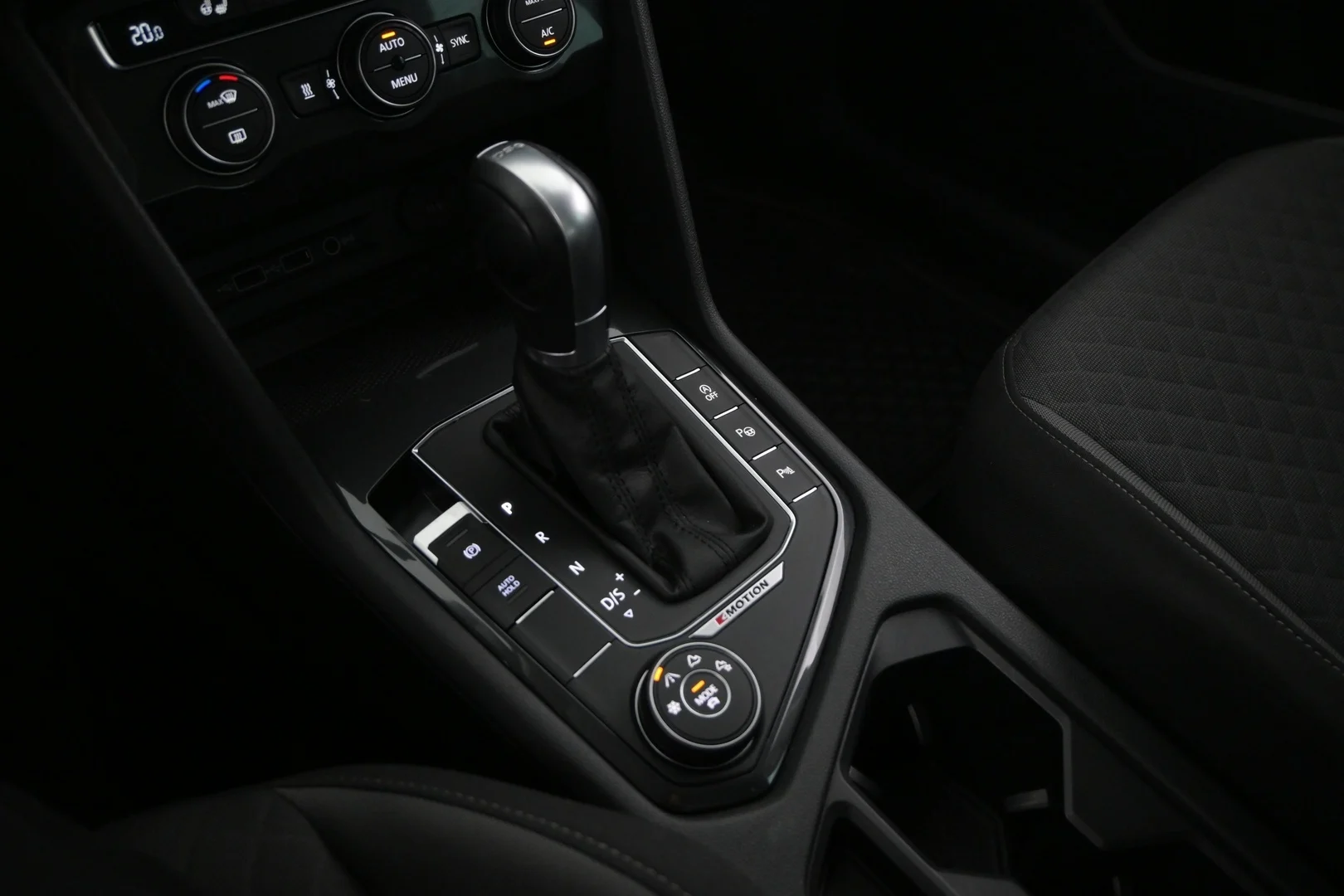 Car Image - T4zFTp3AubsBD2j5sNKiA