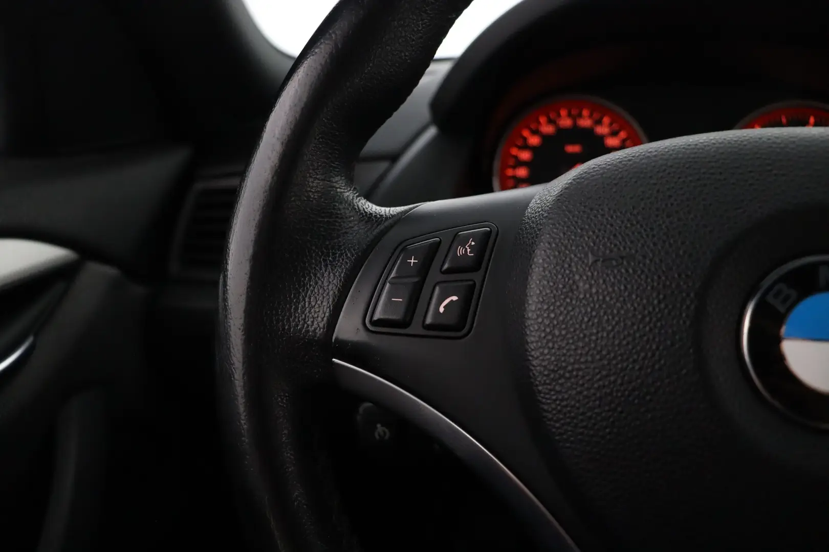 Car Image - 2FY2Il7tyMaTbVWK0OWELe