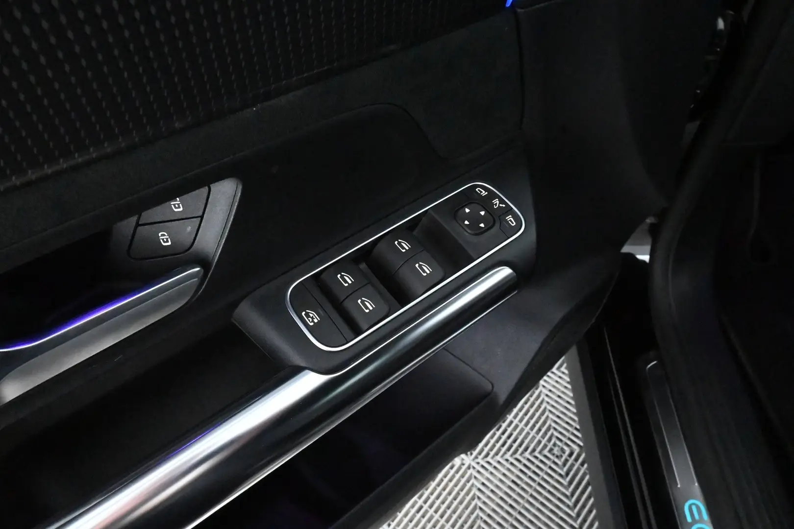 Car Image - 5B15sBUq2WDPQjcdk1xMyT