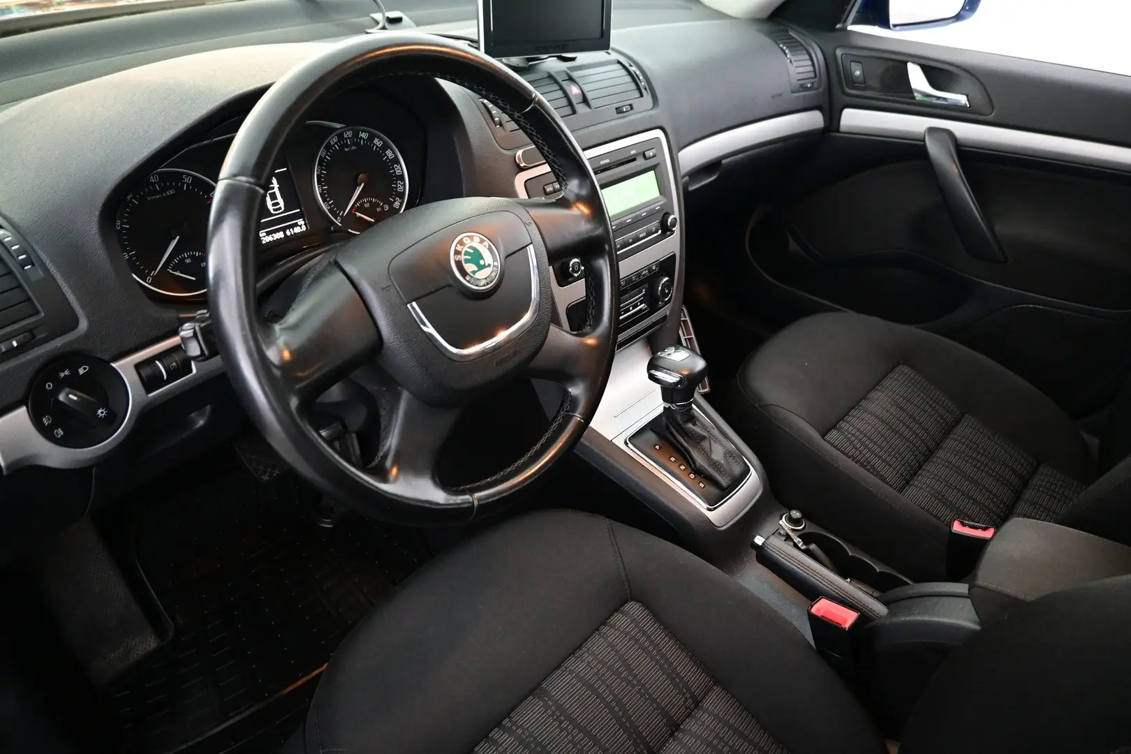 Car Image - 2HIiP0PICYJpc8GDyykLOT