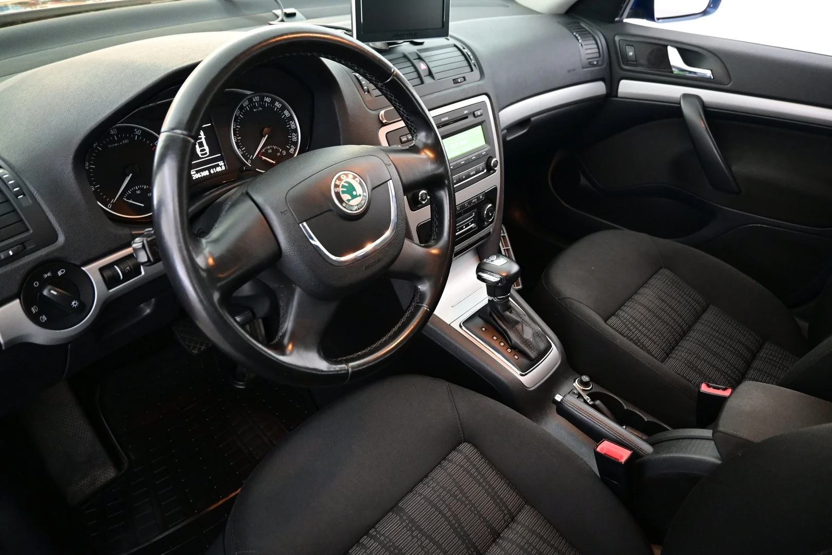 Car Image - 2HIiP0PICYJpc8GDyykLOT