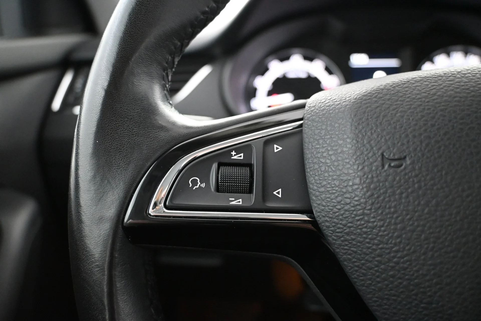 Car Image - 7xyXTemRP8voErcYr3Nb2X