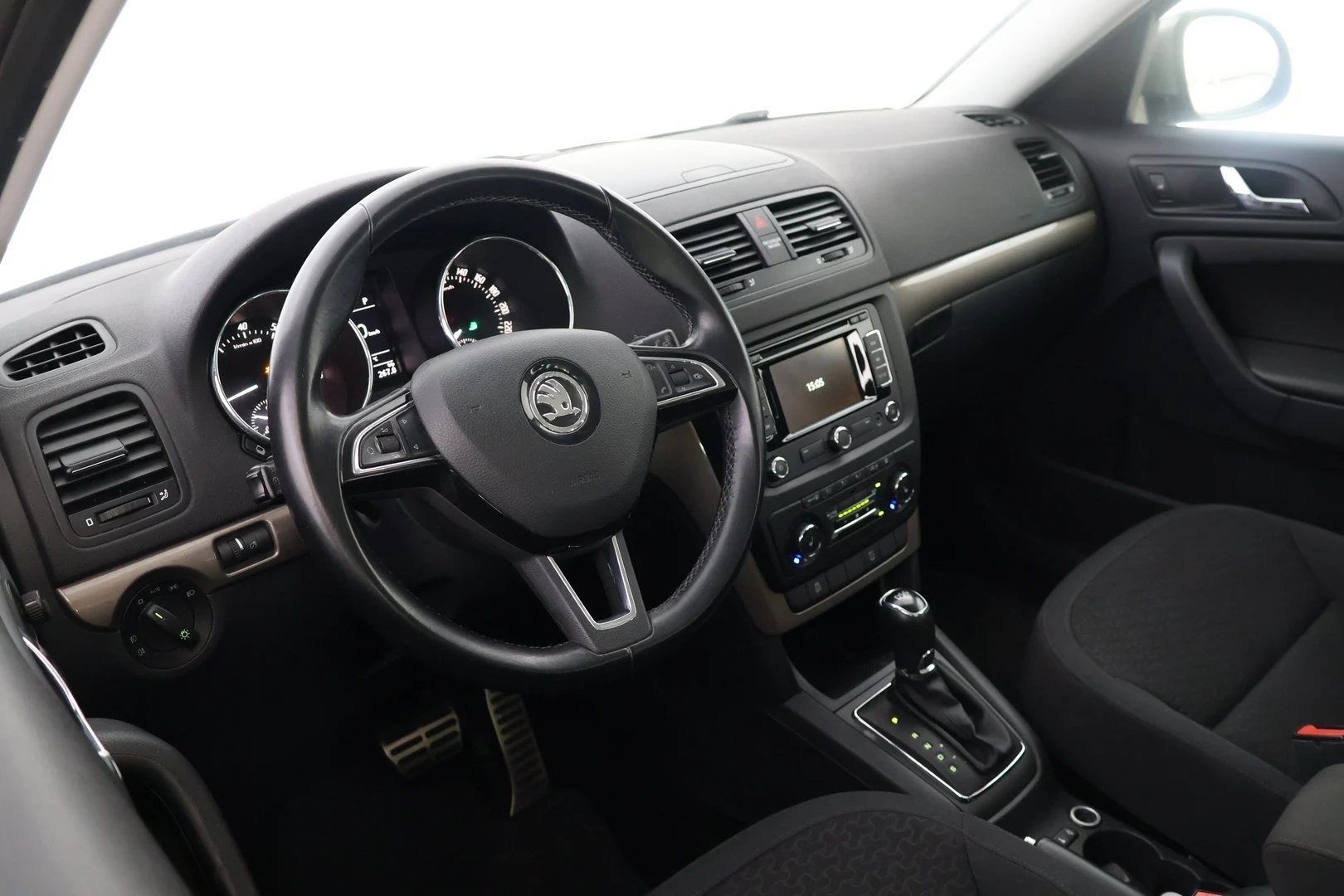 Car Image - 7Km6zw9jDYTQKeack71WeV