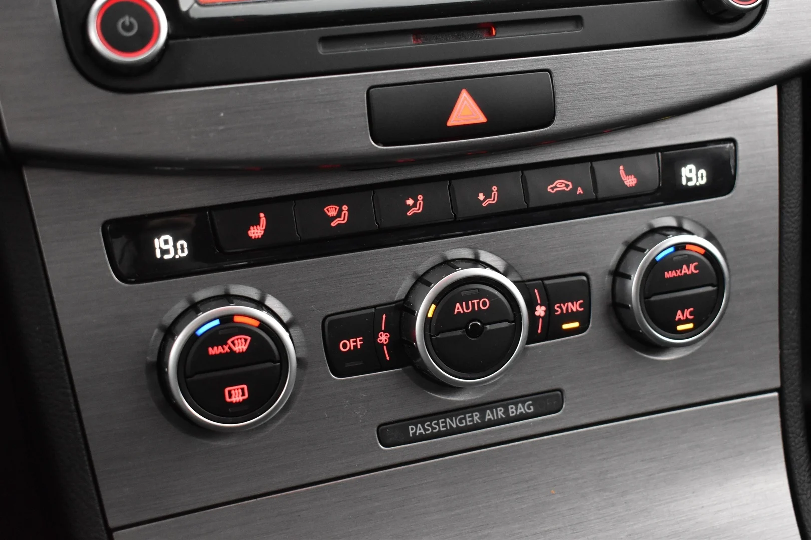 Car Image - 3hsfGlpzo7afWiyWjl6duT