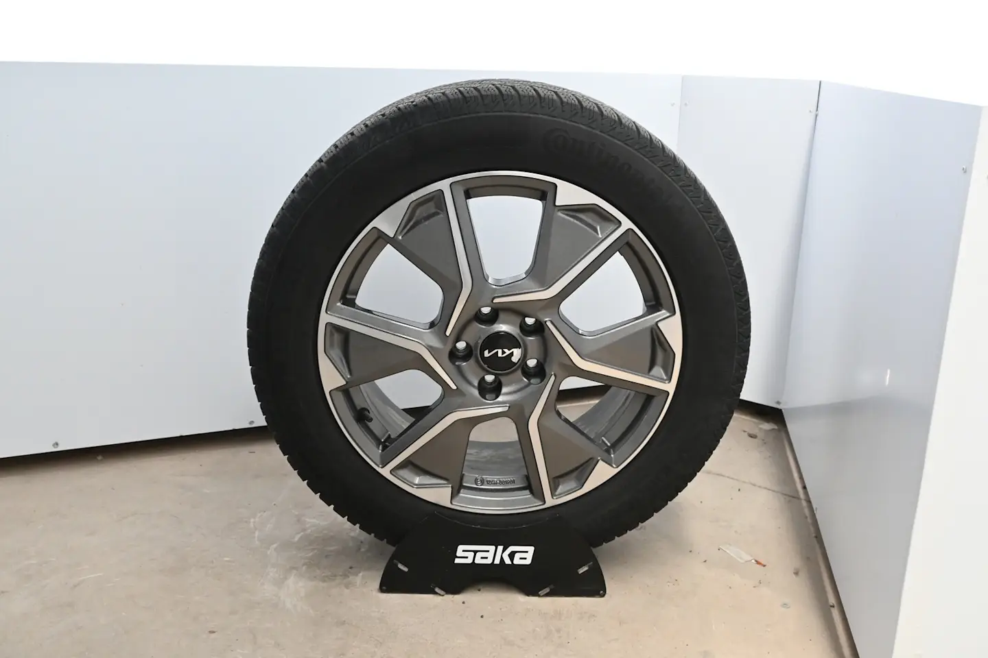 Car Image - 6LWVnq3U9ZNLpIZk9Iqvgd