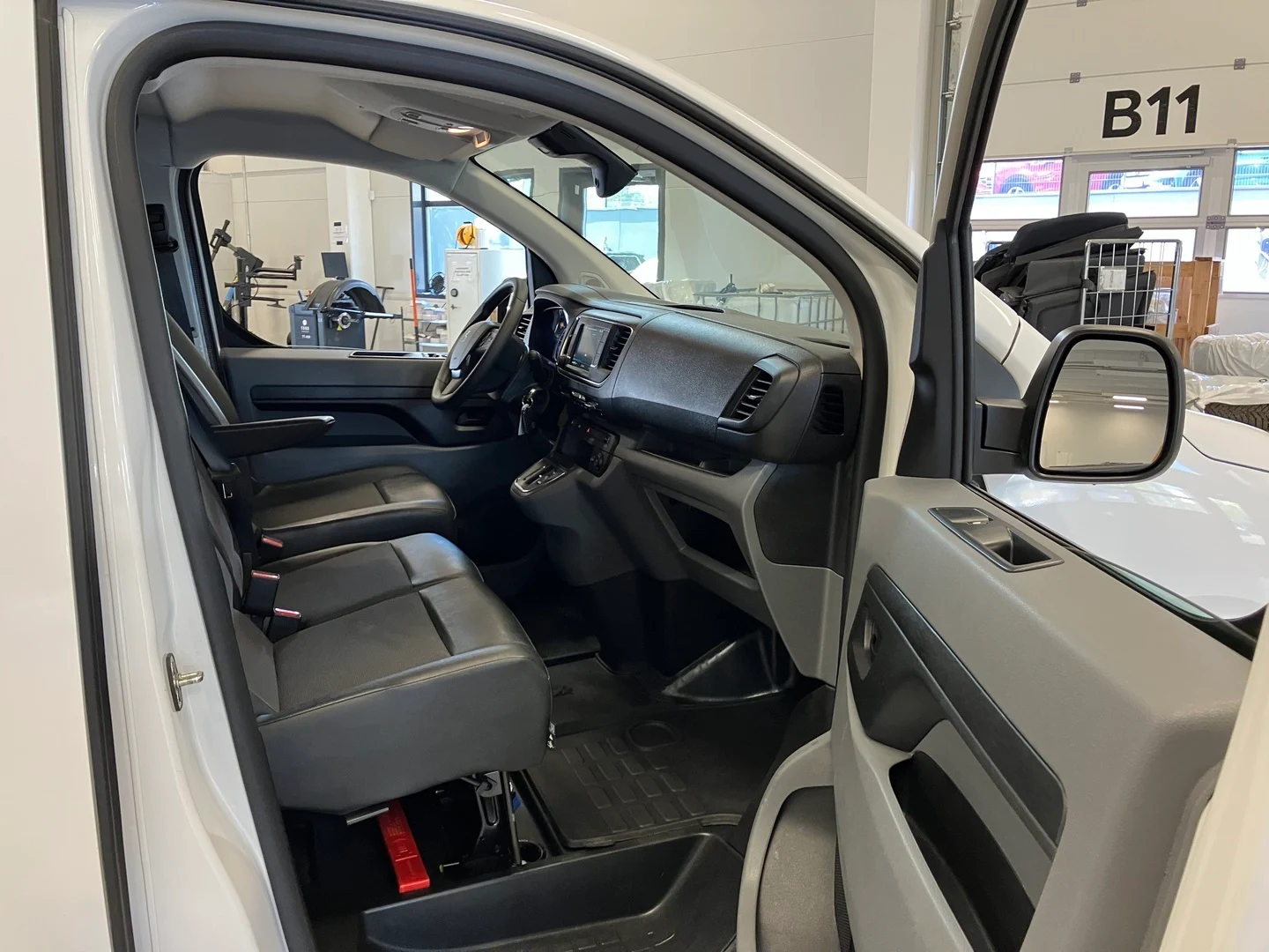 Car Image - 7zBclHnC712QpEvfRuMFlH