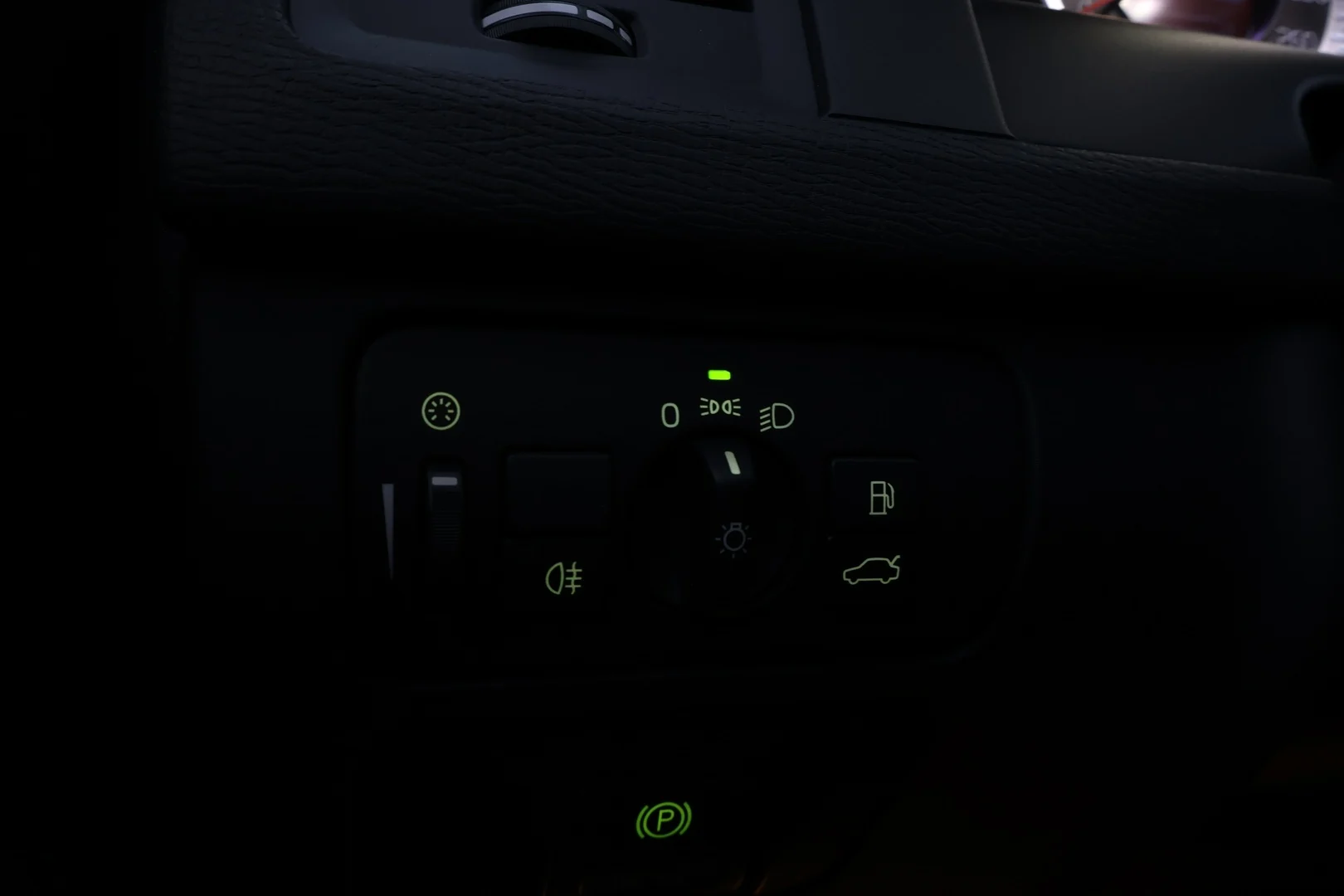 Car Image - 3BIhHpoRJqdmFxXRaCoGWd