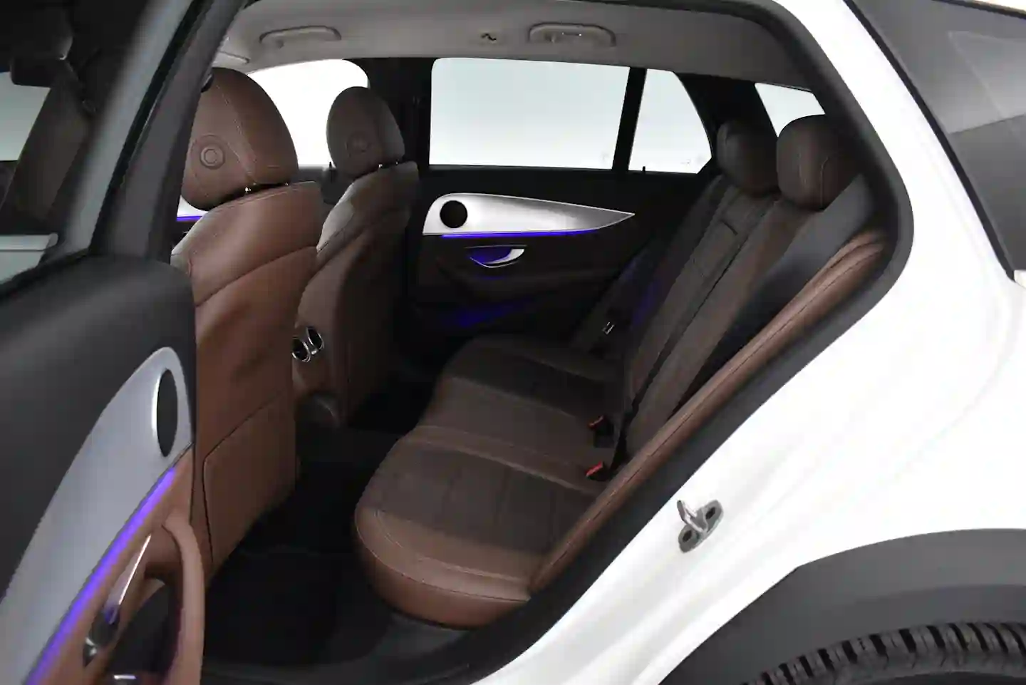 Car Image - 6qAUruzLuAoTdiML9ojUR5