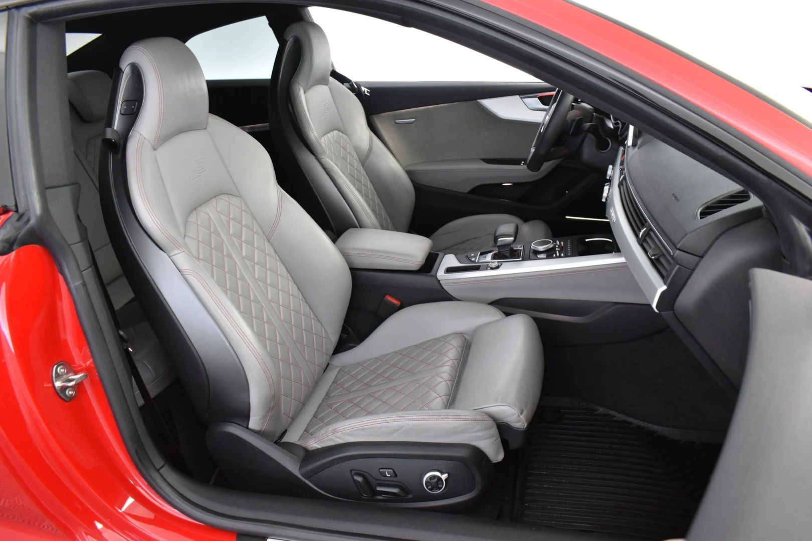 Car Image - Zr4snnX6glUjlaPWOMnul