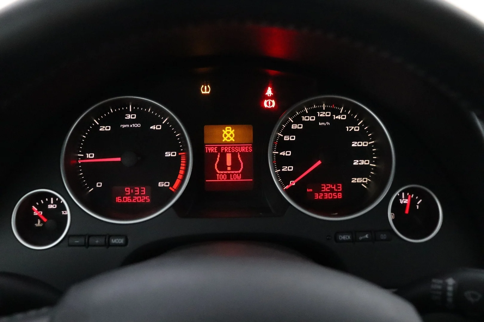 Car Image - 3XKXRwSw7mFJgPiGTk78Rv