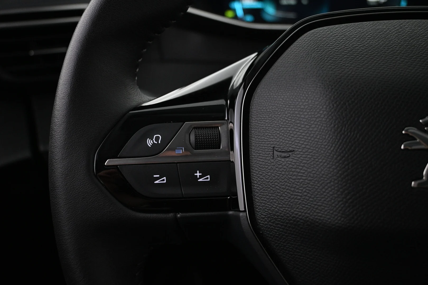 Car Image - 3RoUSdQG9cTf7ORmHJ9vrJ