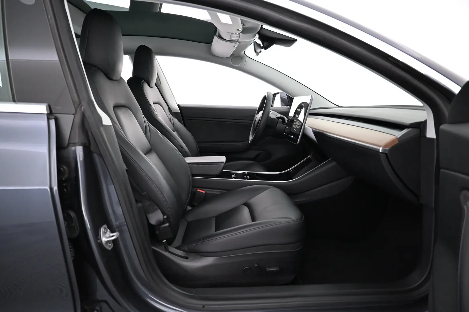 Car Image - 3ZOCRQR4HeSzL4aoiyjhN6