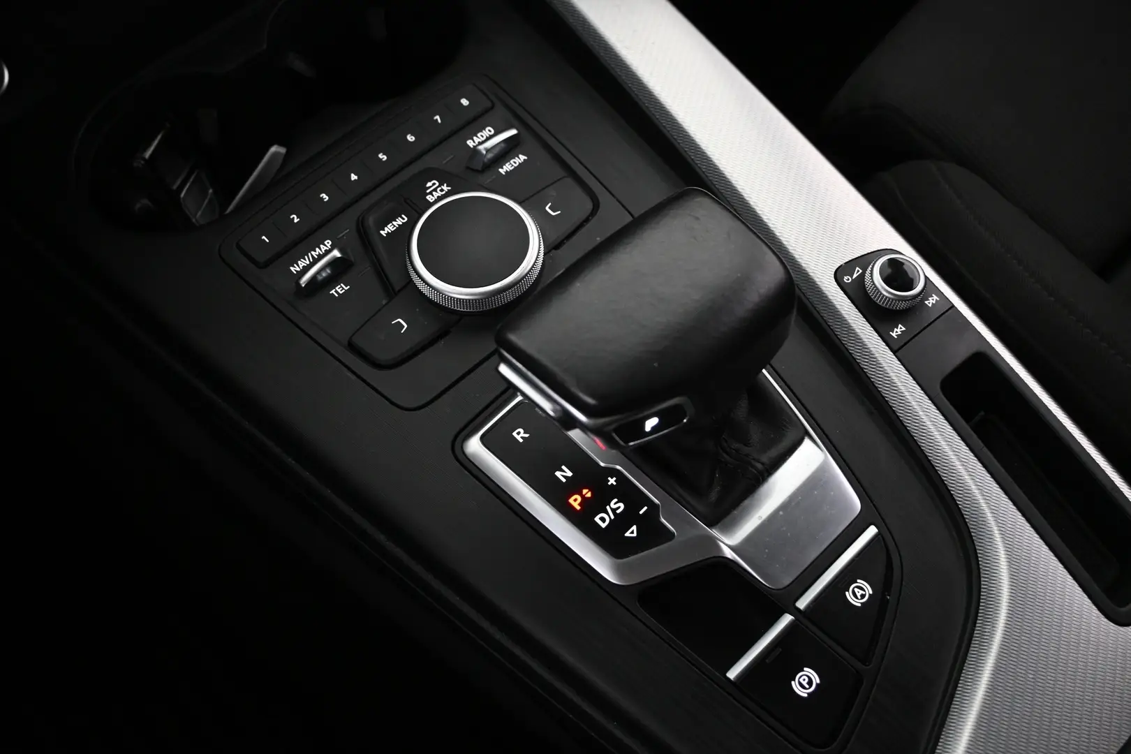 Car Image - 4mou1n02r5yBX0NupOx8mc