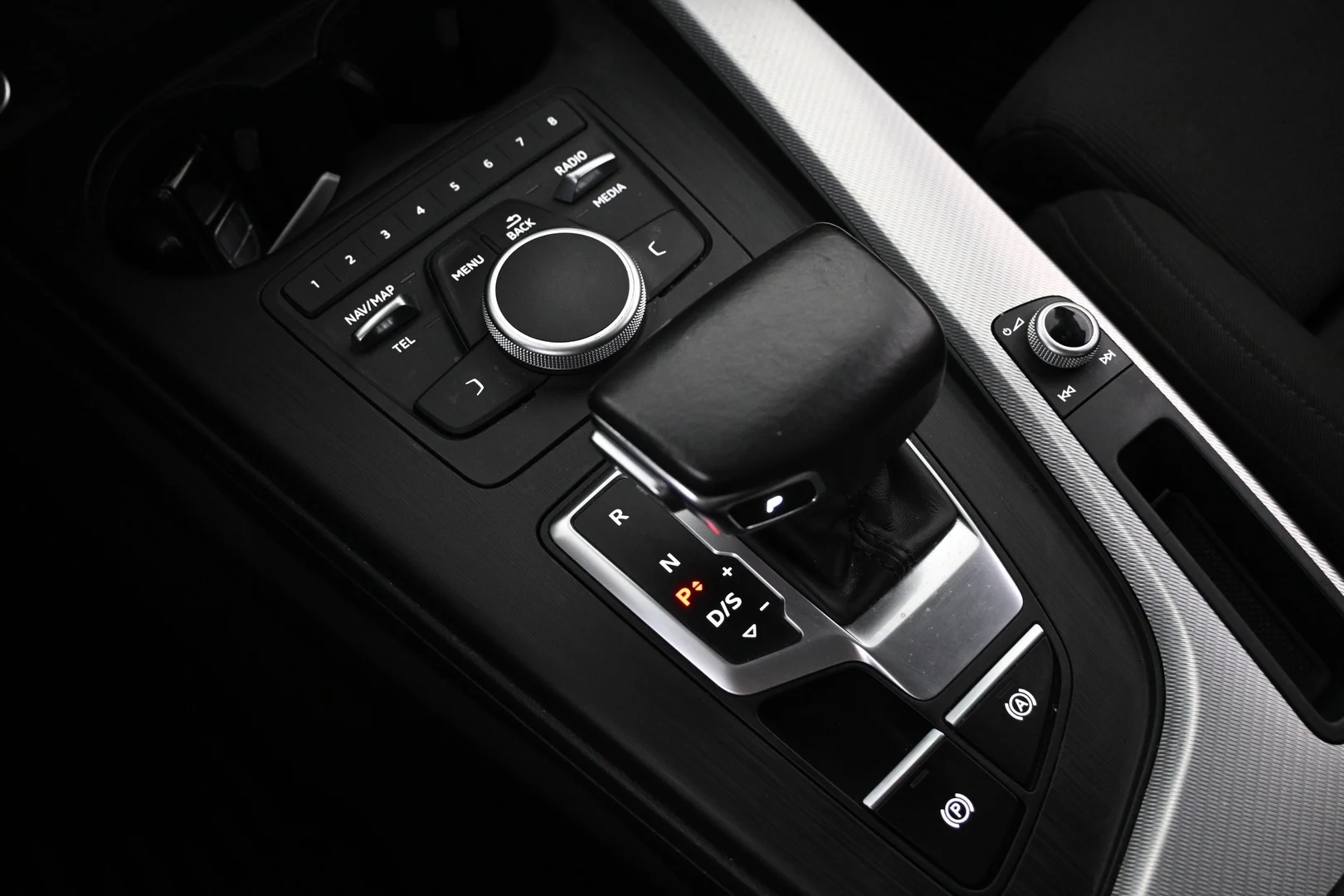 Car Image - 4mou1n02r5yBX0NupOx8mc