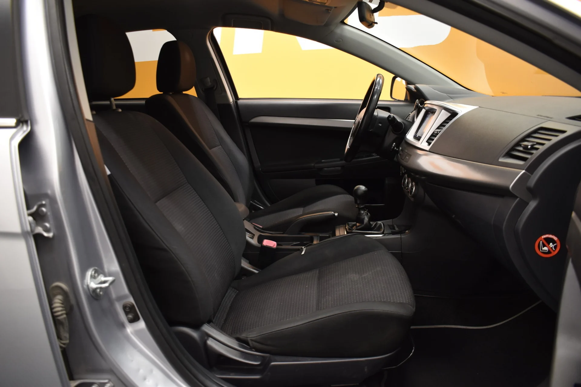 Car Image - uJ0i6eDA28ETAuI9pfutB