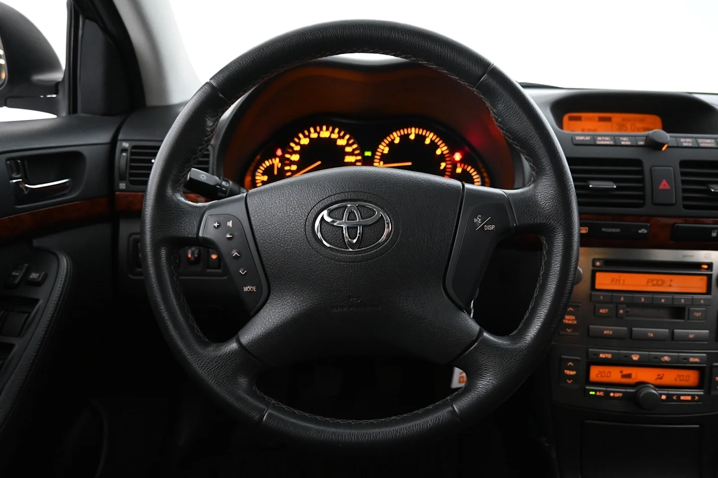 Car Image - 4uJzEmBPRLifdO9qNO5eUN