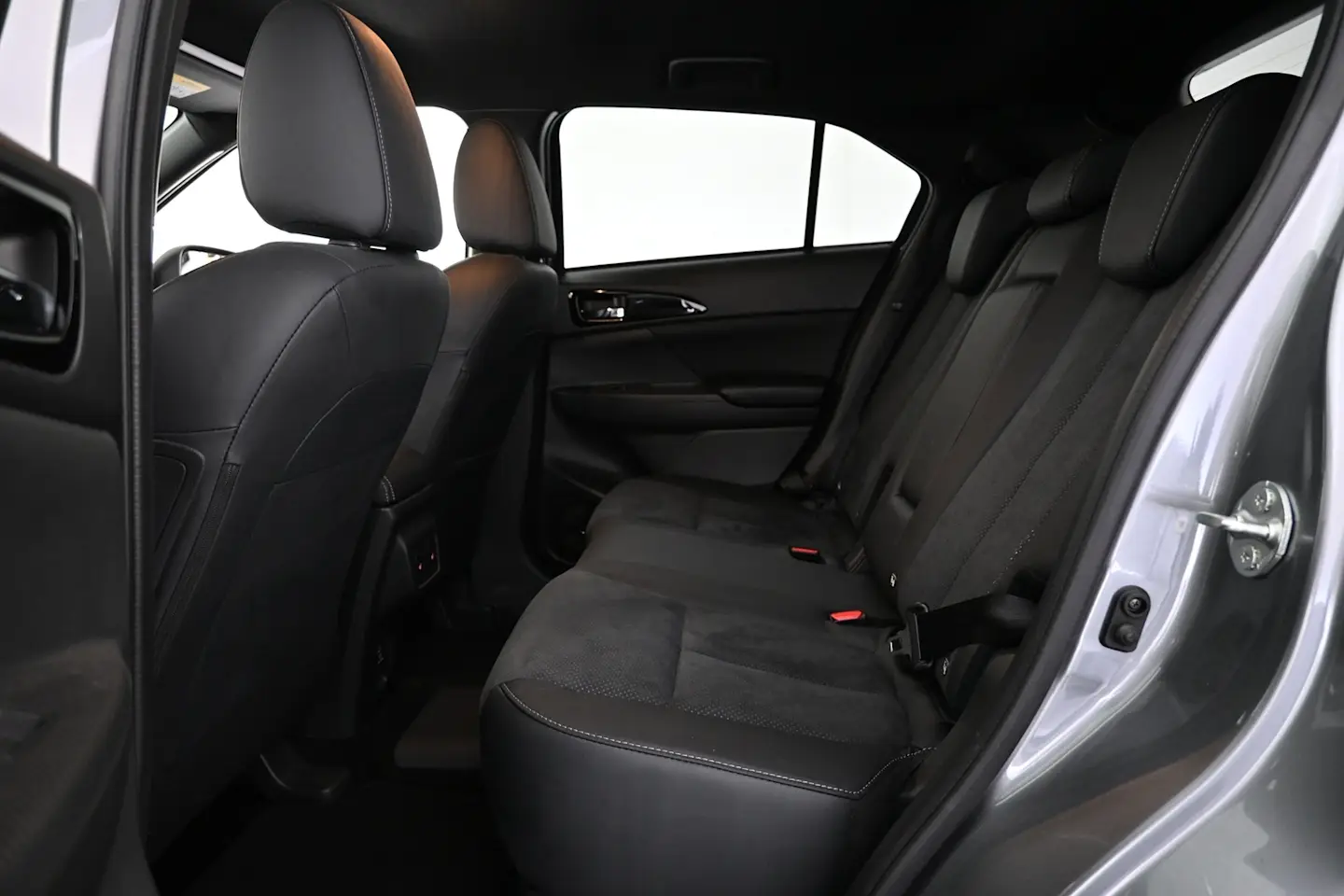 Car Image - 2S8axJ6NeiRVpt6Ahl77fI