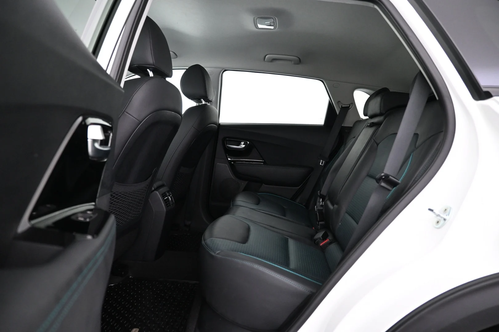 Car Image - 2ZgxaMWiTb2r2sx26KIPHe