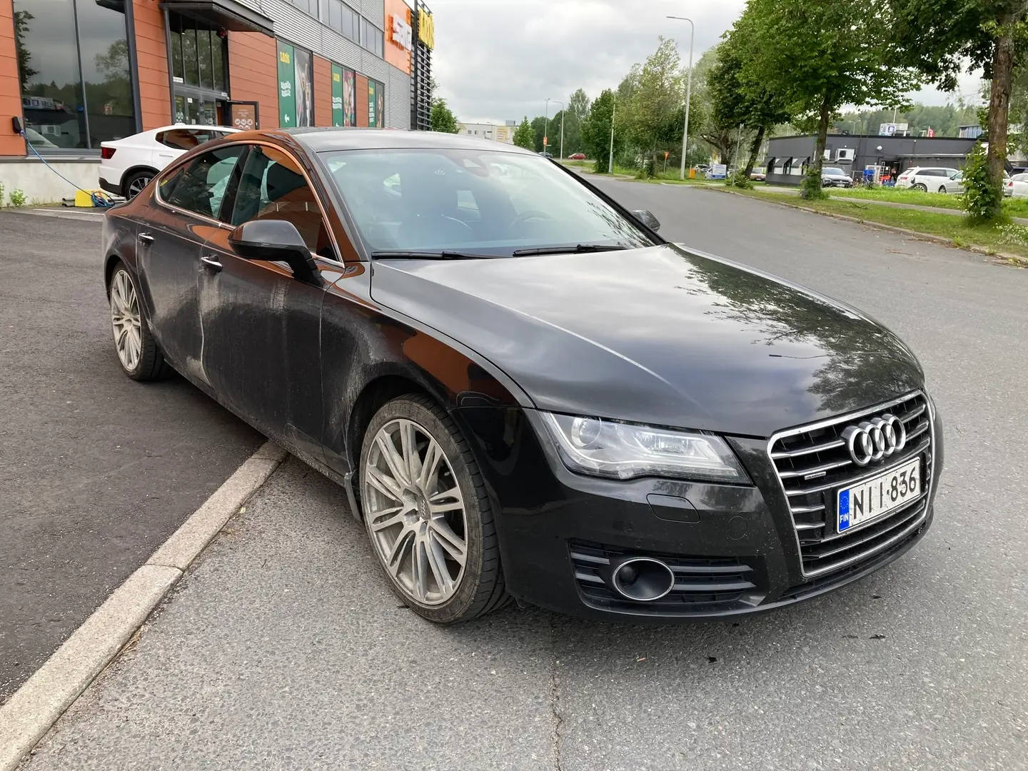 Car Image - 28AZoKkOfLdbVYApqUvyqu