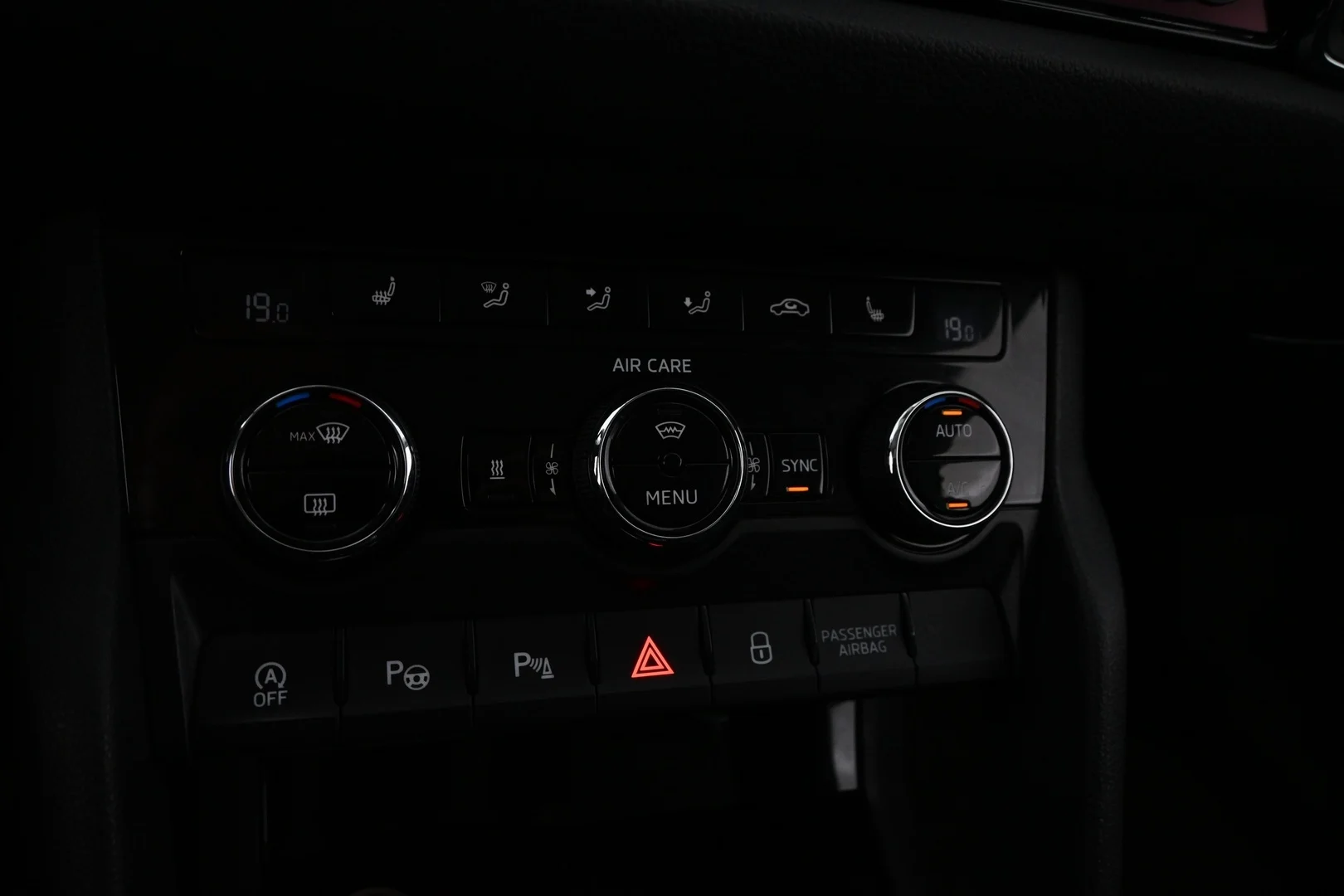 Car Image - 2knnROGUucRrAJABjut7Qz