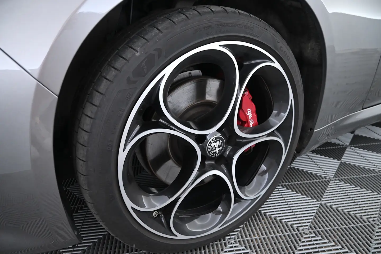 Car Image - 40x2d9h03gxLwTb3yDFep5