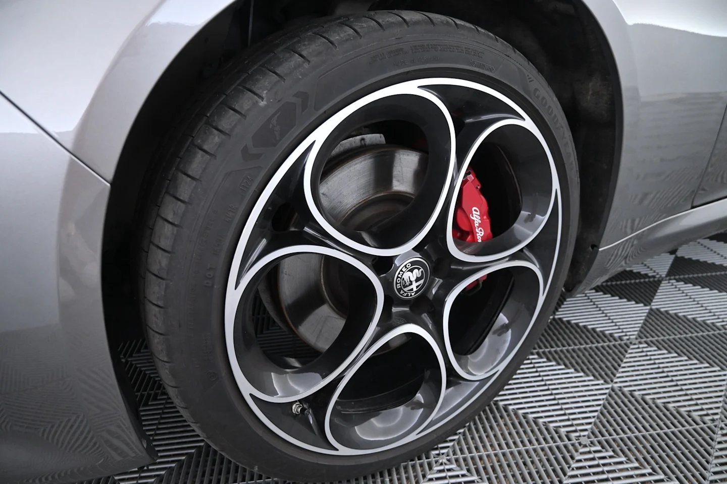 Car Image - 40x2d9h03gxLwTb3yDFep5