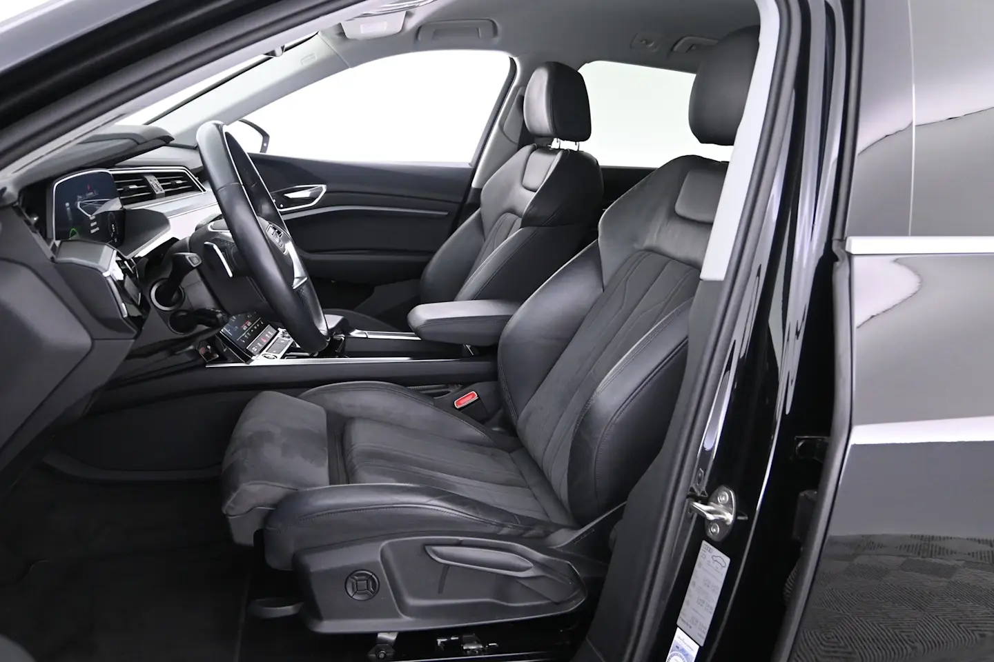 Car Image - 1wdmTNDQZk2ScWFBRlxcrU
