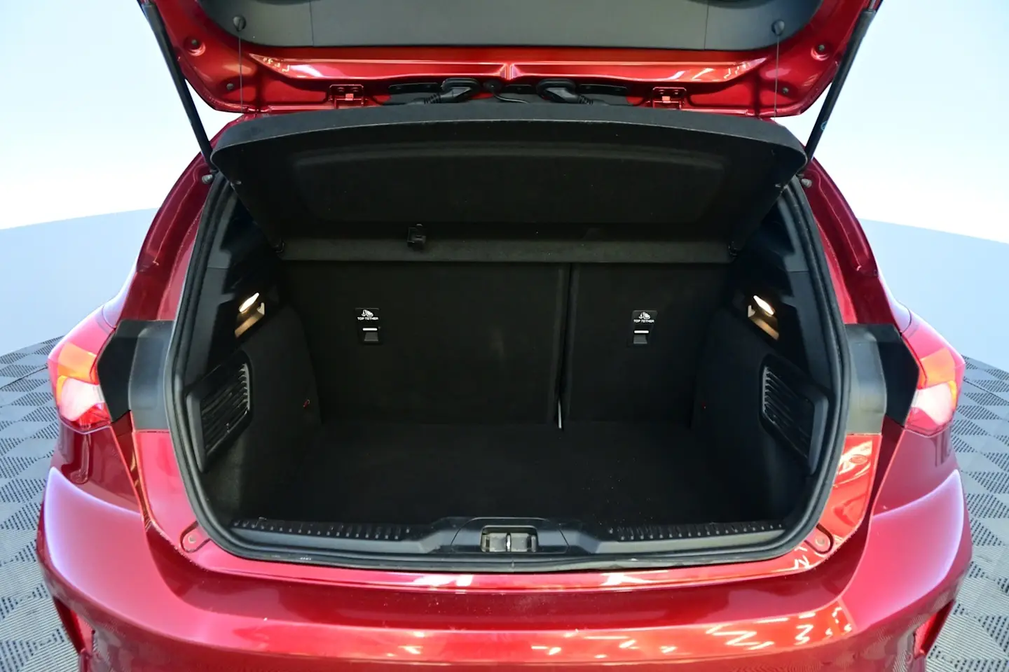 Car Image - 2IfIeLH57HYsUPy22DMomB
