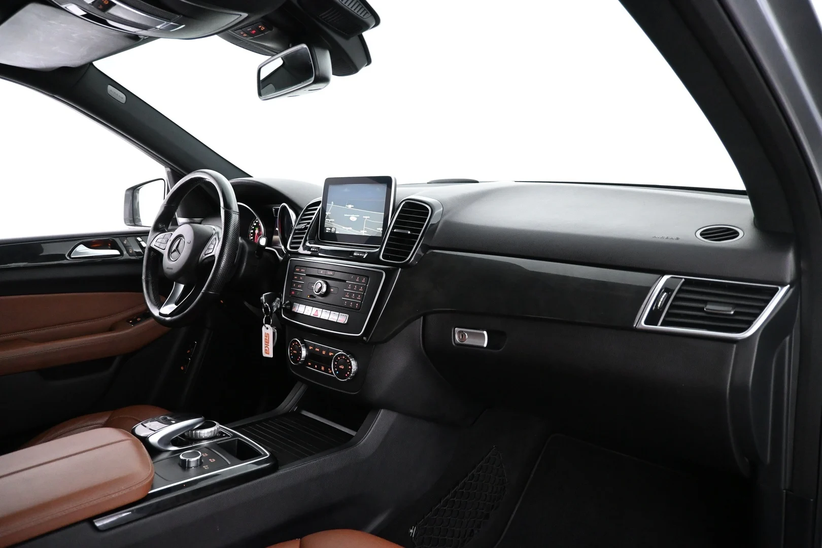 Car Image - Fsajn8ldxKODLpbvmWNEO