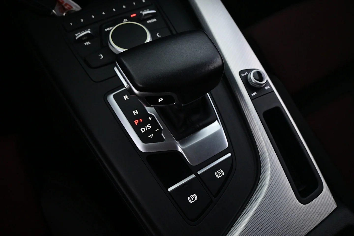 Car Image - 5uSb6BcDrAA3kCv97OmFSy