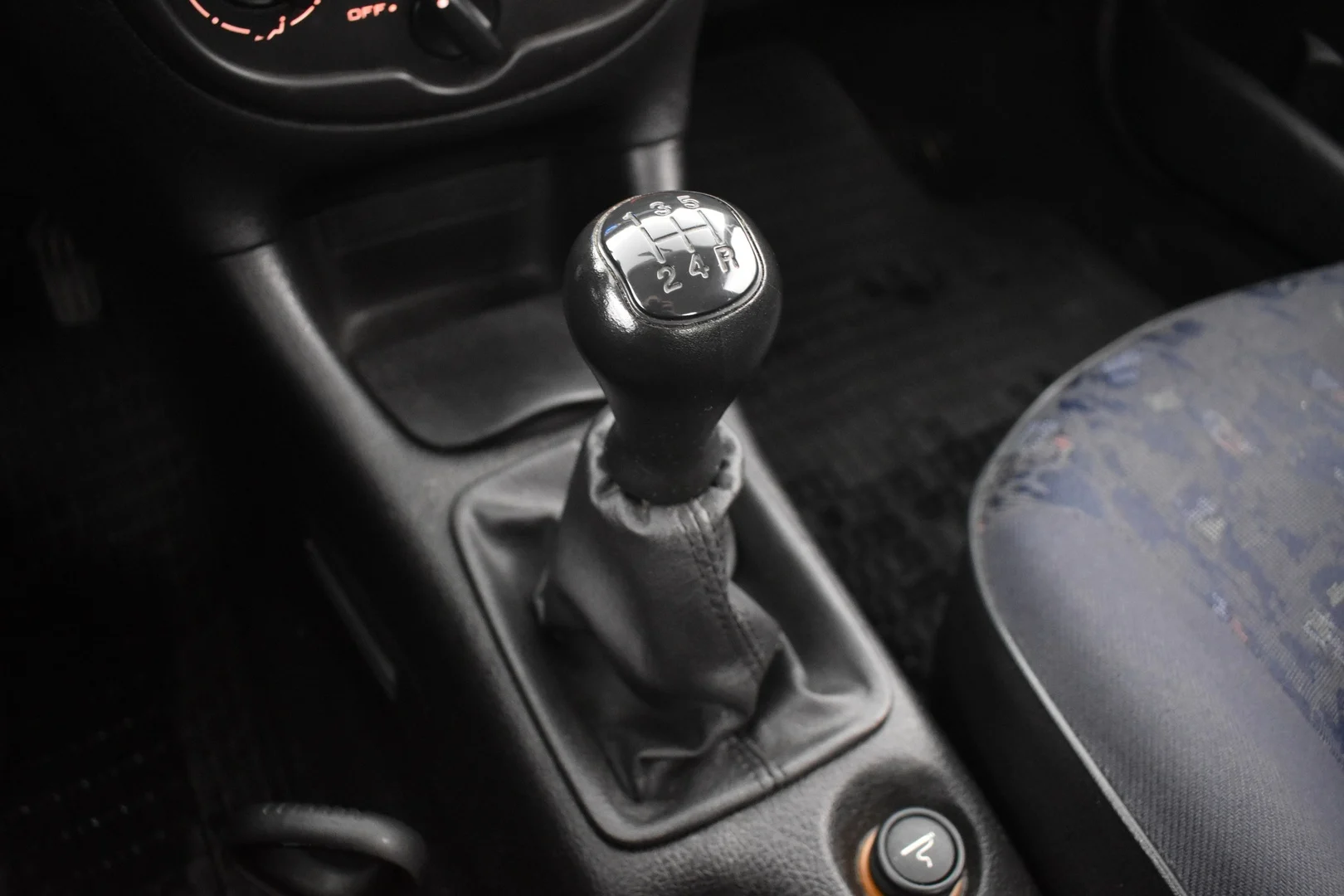 Car Image - 4B1K01U56yMe4AJMnQdaV9