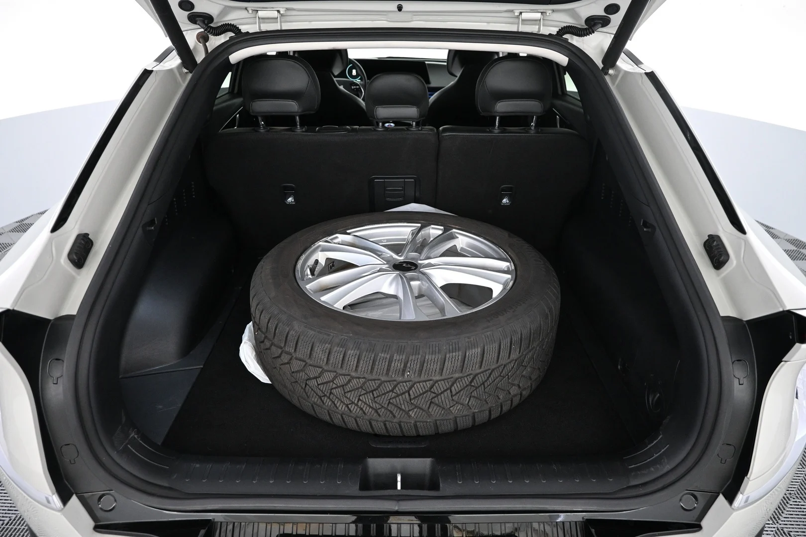 Car Image - 6wL5hFqIMMDMcGancXDZpl