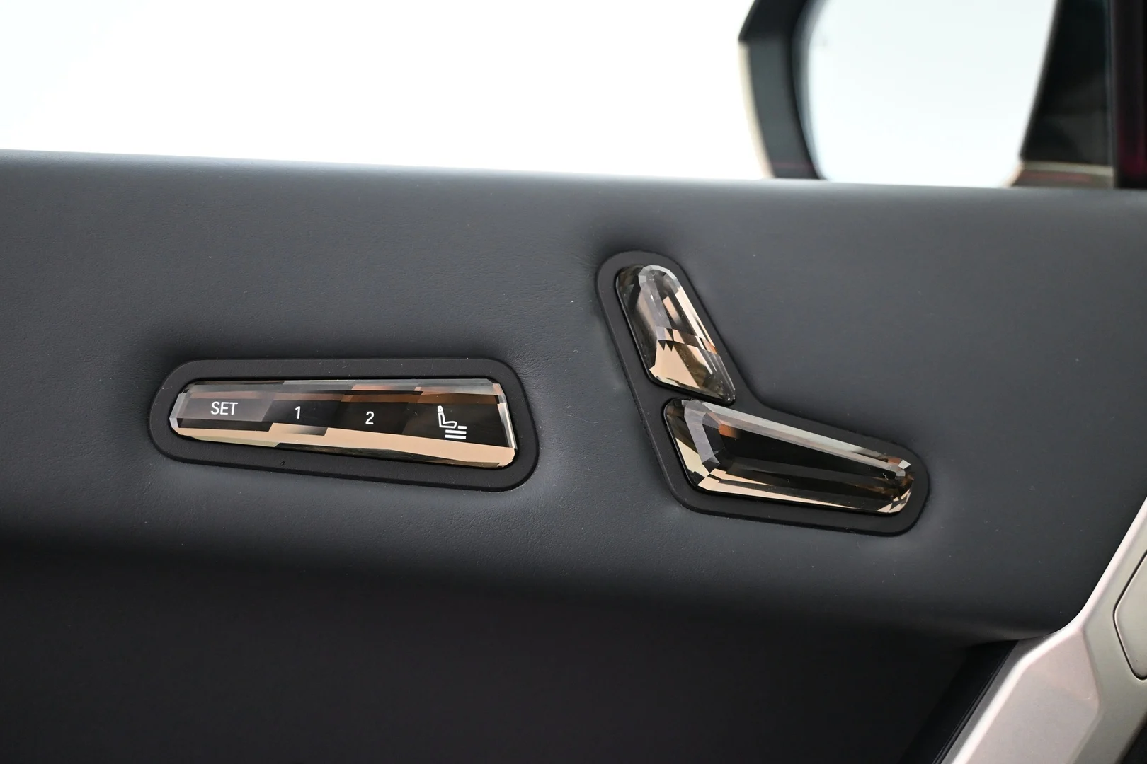 Car Image - 6ZCrjErnJlzNm04D0xDl8f