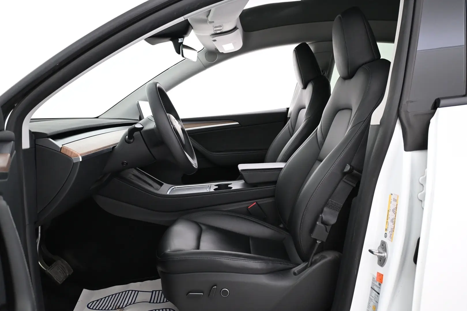Car Image - 4U1u83Si8IaLEJppFEa7ZZ