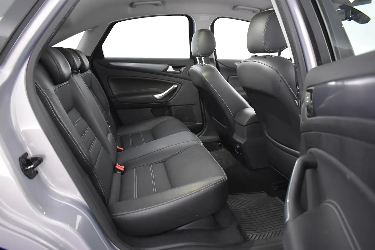 Car Image - 77v7nUNh2Zlw3OzccbQPbq