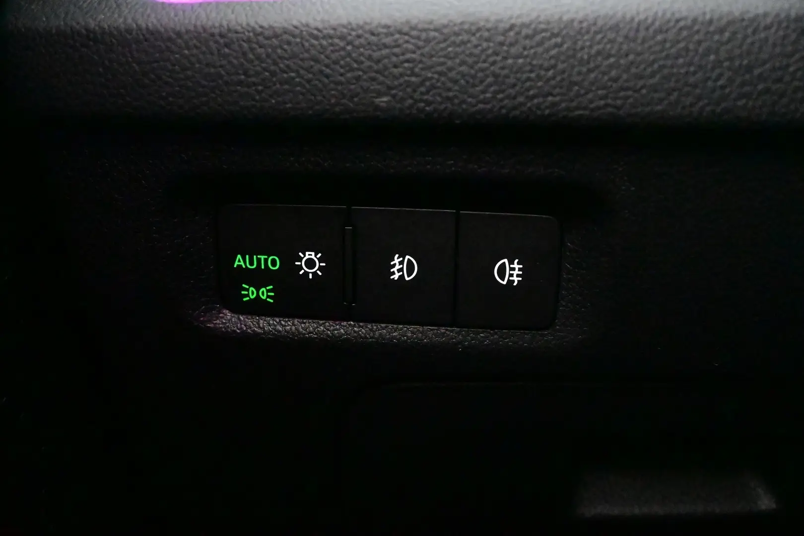 Car Image - 2RtFu7saWiXfKX4kXyRE1q