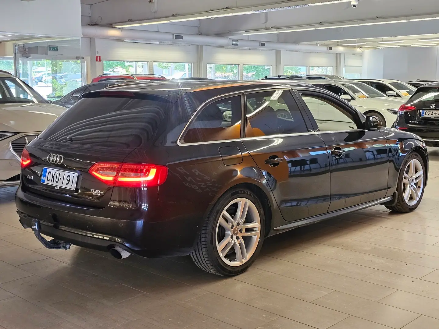 Car Image - 6wnUzD850k42O3SyLzFYYm