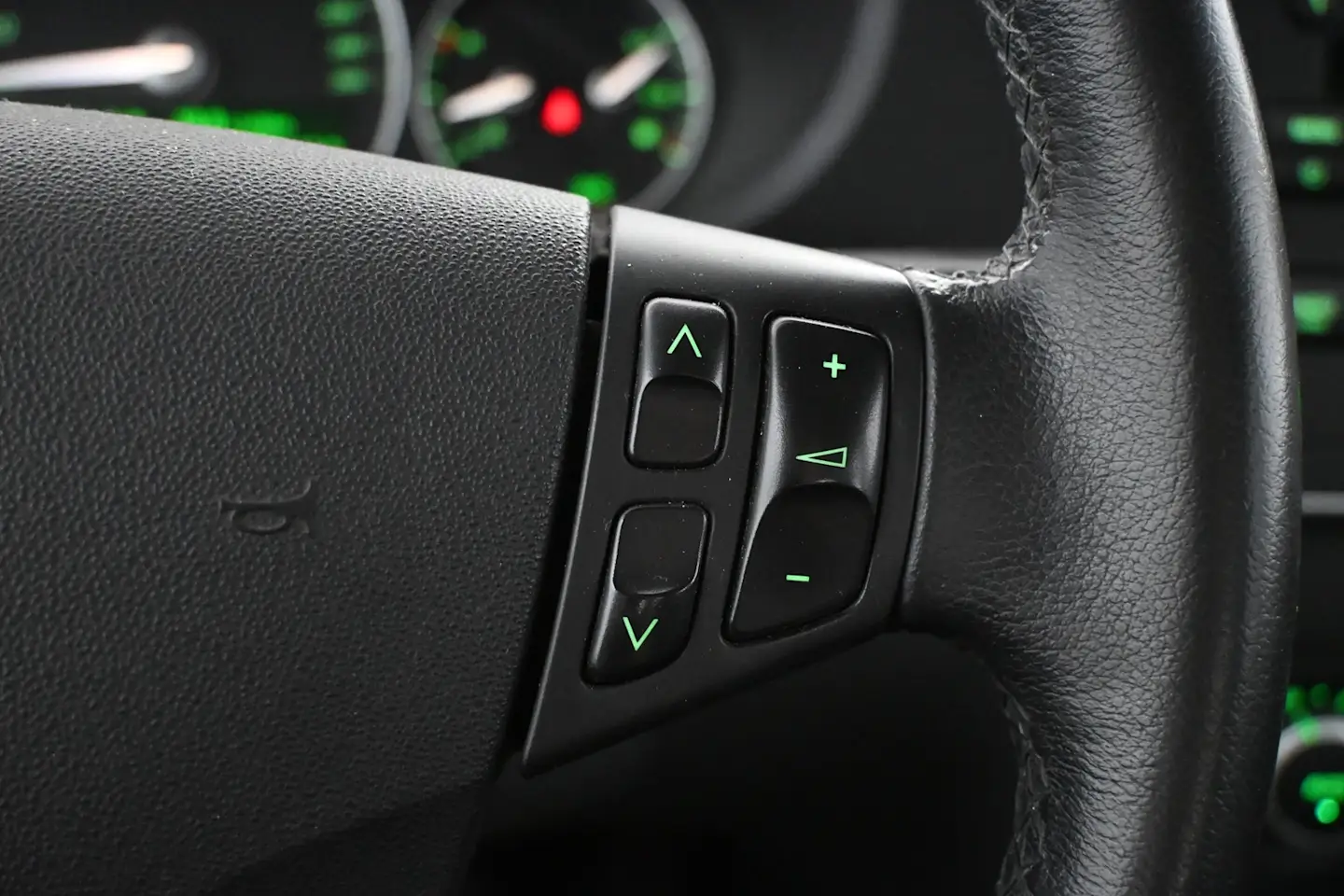 Car Image - 6LLCEM5G2TE6vVsJ6w2TXM