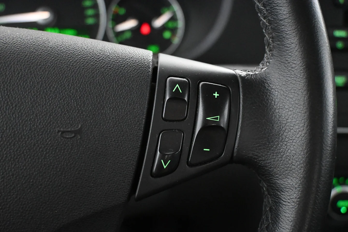 Car Image - 6LLCEM5G2TE6vVsJ6w2TXM
